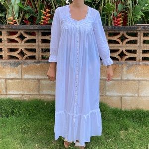 Eileen West White Sweetheart Gown